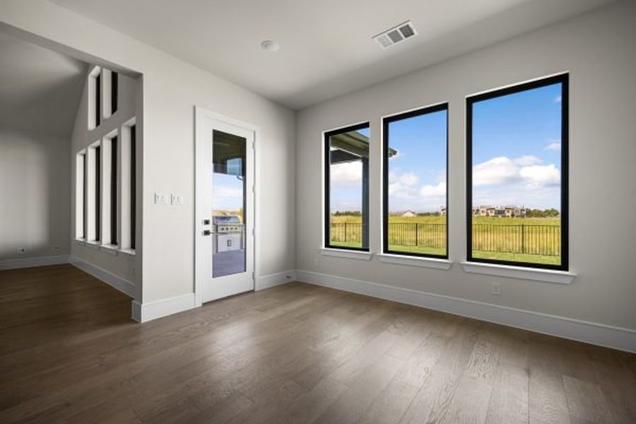 Spacious, unfurnished interior of a new home in Heath Golf and Yacht Club, Heath (Image 55).