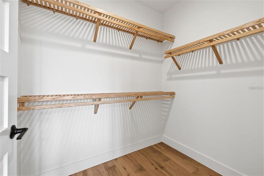 Spacious, unfurnished interior of a new home in , Tampa (Image 38).