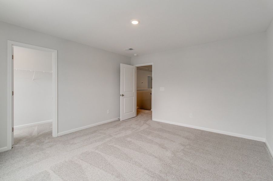Spacious, unfurnished interior of a new home in Ellington, Elgin (Image 47).