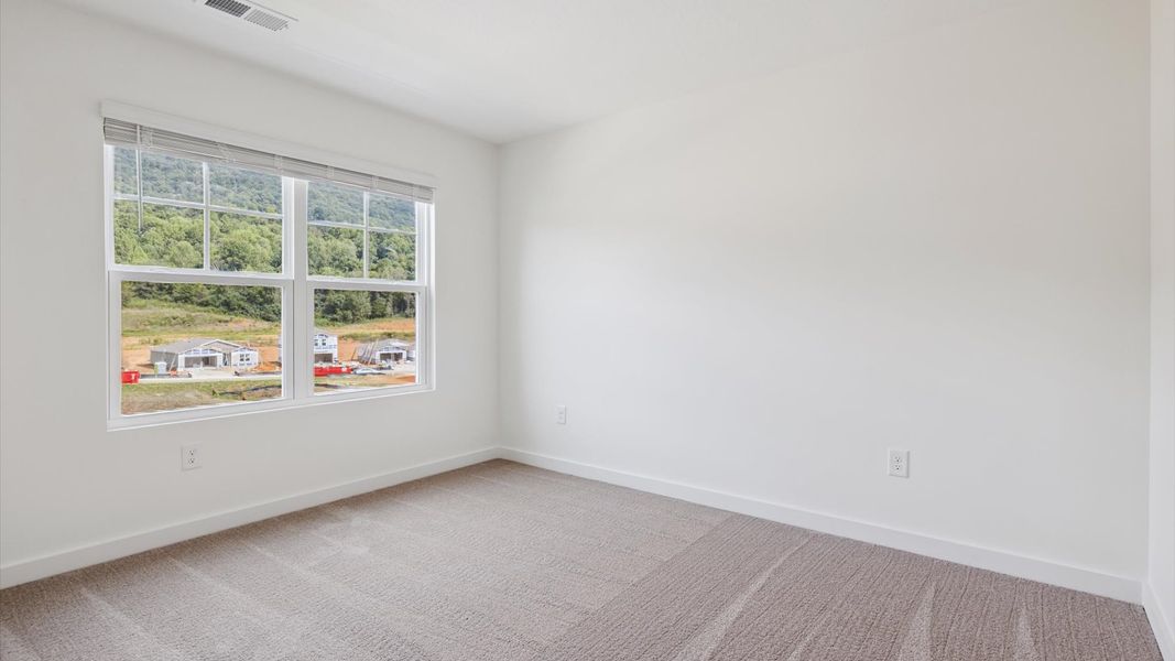 Spacious, unfurnished interior of a new home in Emory Creek, Harriman (Image 14).