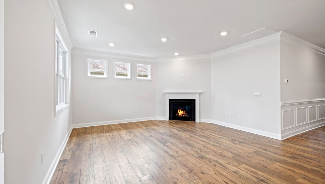 Spacious, unfurnished interior of a new home in Seven Oaks, Greenwood (Image 15).