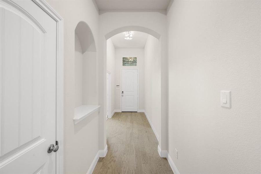 901 Meadowview- Entry-1