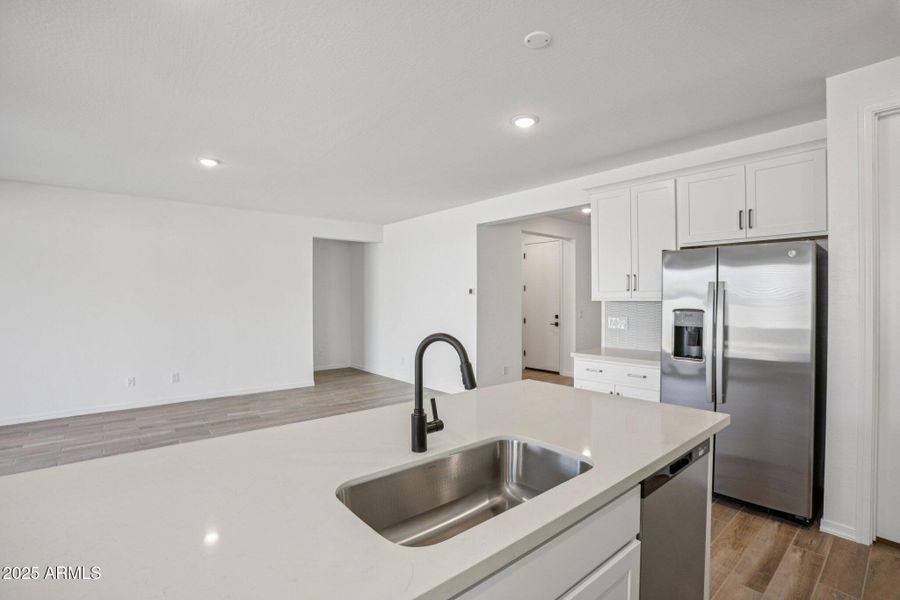 12-web-or-mls-W Hopi Trail-S0111-012