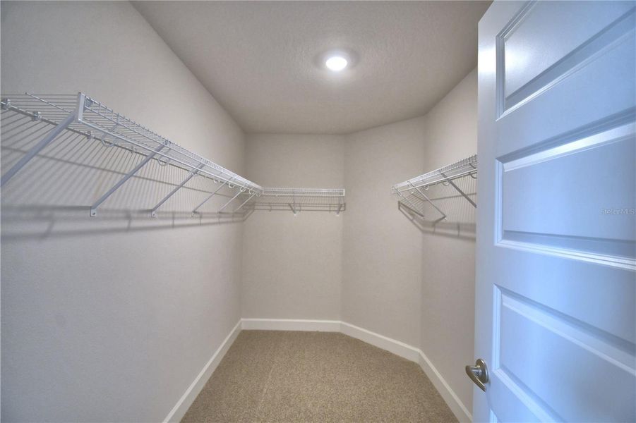 Spacious, unfurnished interior of a new home in Lake Juliana Estates, Auburndale (Image 31).