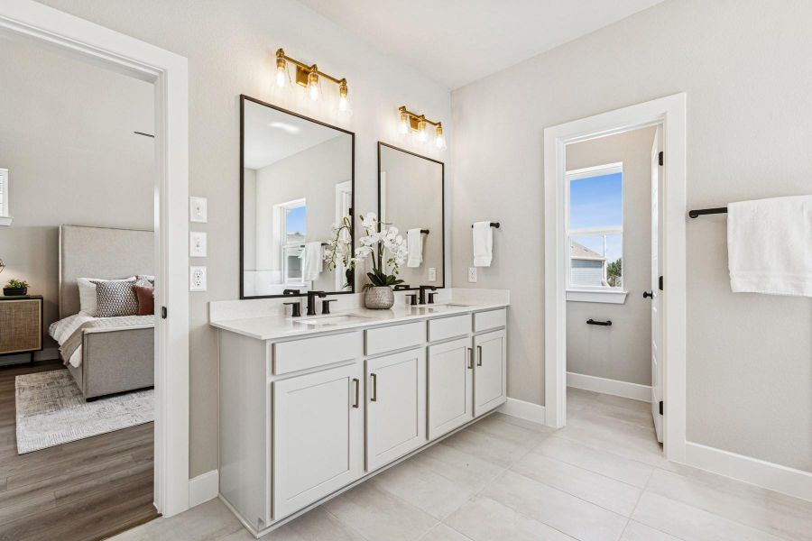 Owner's Bathroom (Staged) Owner's Bathroom (Staged)