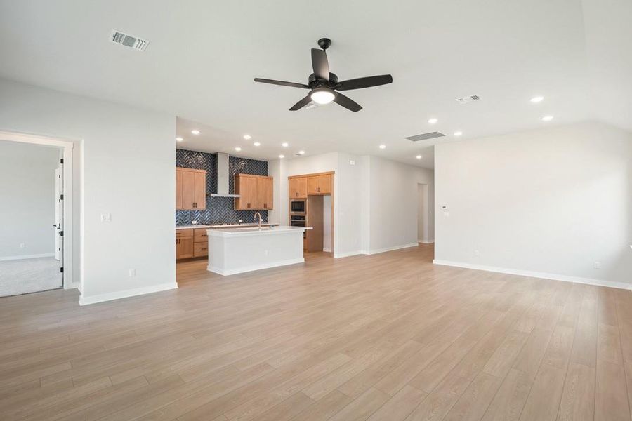 Spacious, unfurnished interior of a new home in Lagos Reserve, Manor (Image 23). Spacious, unfurnished interior of a new home in Lagos Reserve, Manor (Image 23).