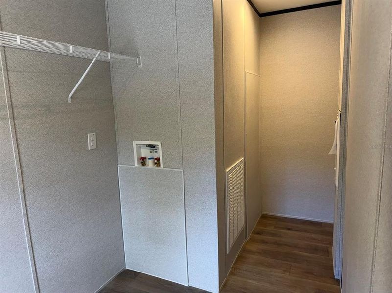 Spacious, unfurnished interior of a new home in , Bronson (Image 7).