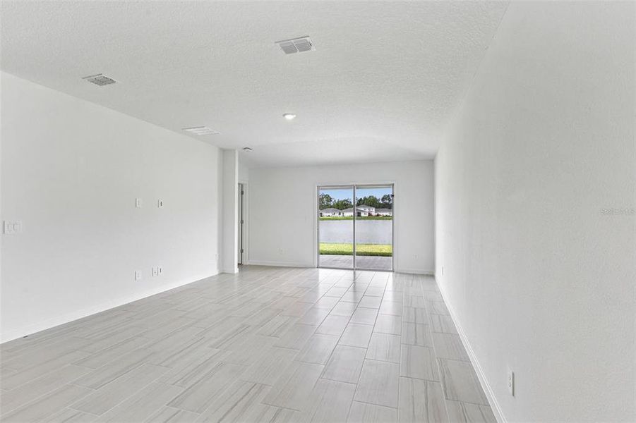 Spacious, unfurnished interior of a new home in , Palm Coast (Image 13).