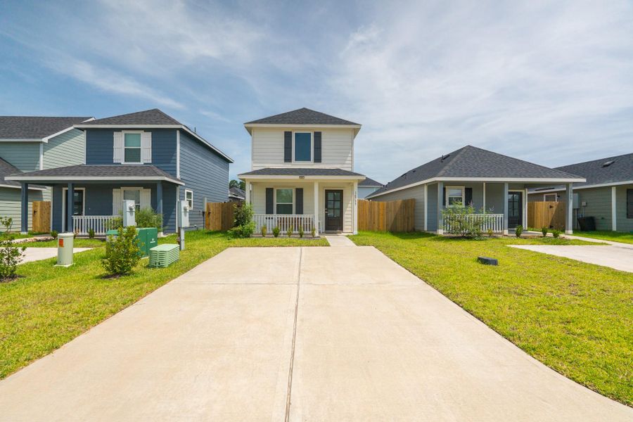 Community with a friendly, front porch neighborhood vibe Community with a friendly, front porch neighborhood vibe