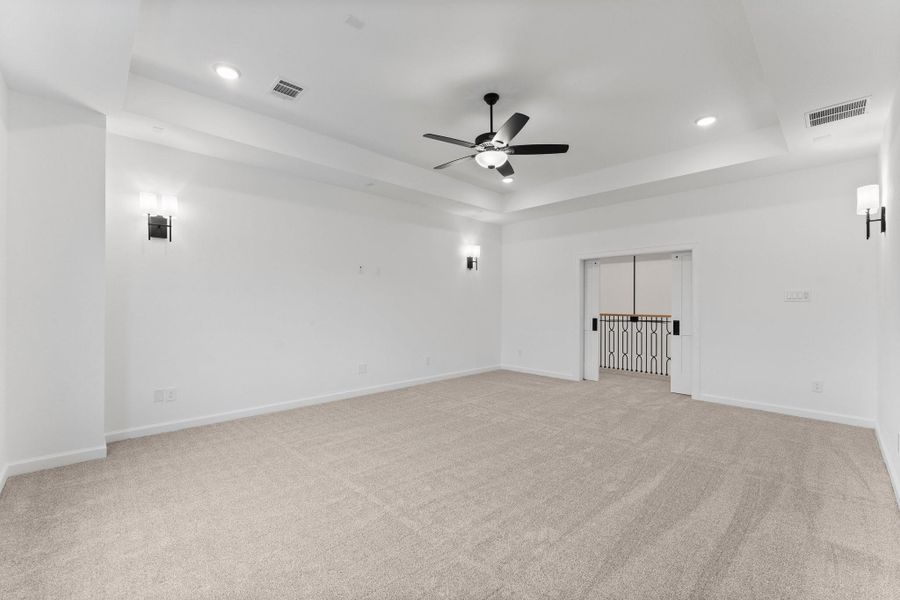 Spacious, unfurnished interior of a new home in , Spring (Image 20).