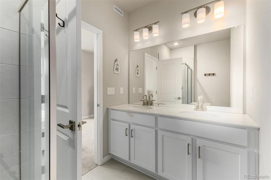 Furnished interior view inside a new home in , Broomfield (Image 5).