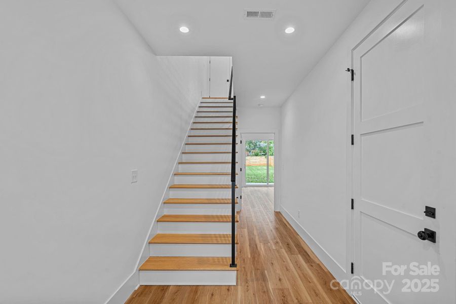 Spacious, unfurnished interior of a new home in , Charlotte (Image 15).