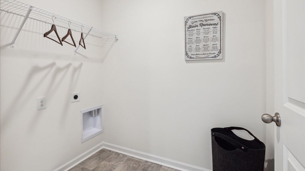 Spacious, unfurnished interior of a new home in Millstone Village, Morristown (Image 18).