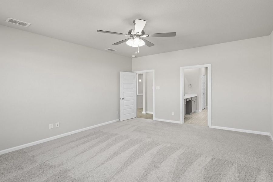 Representative unfurnished interior of a home built from the Cedar Sorella 40s by Brohn Homes in Sorella, Tomball (Image 24).