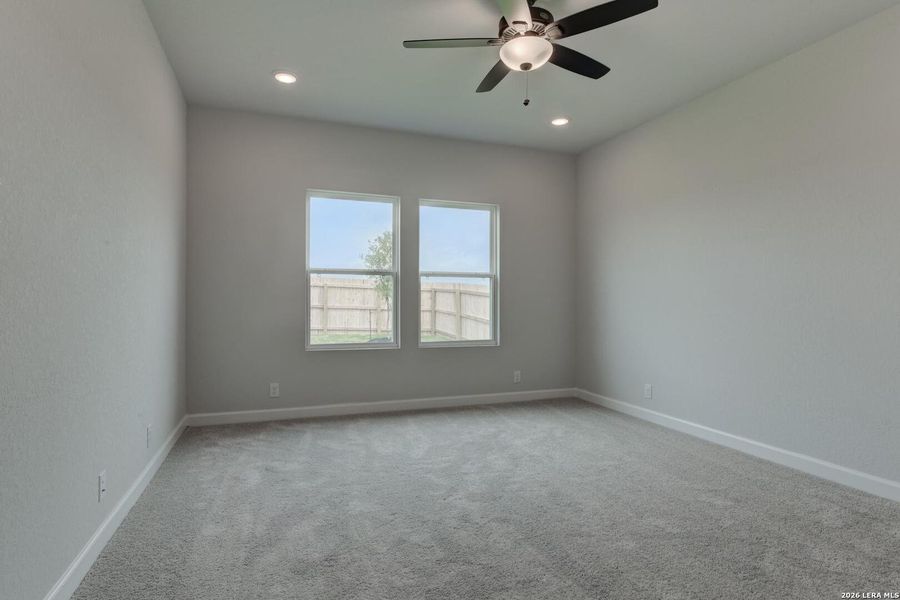 Spacious, unfurnished interior of a new home in Hennersby Hollow, San Antonio (Image 17). Spacious, unfurnished interior of a new home in Hennersby Hollow, San Antonio (Image 17).