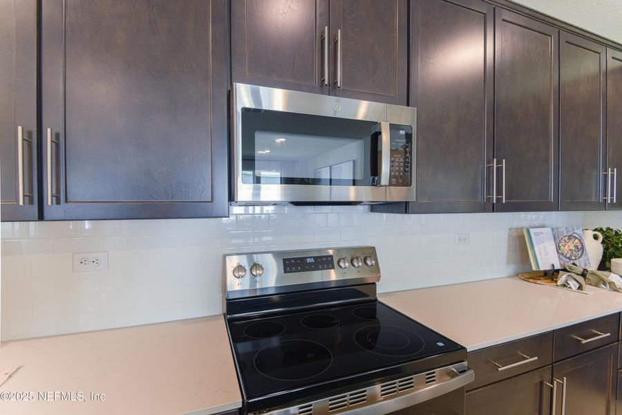 Furnished interior view inside a new home in Woodbridge, Fernandina Beach (Image 7).