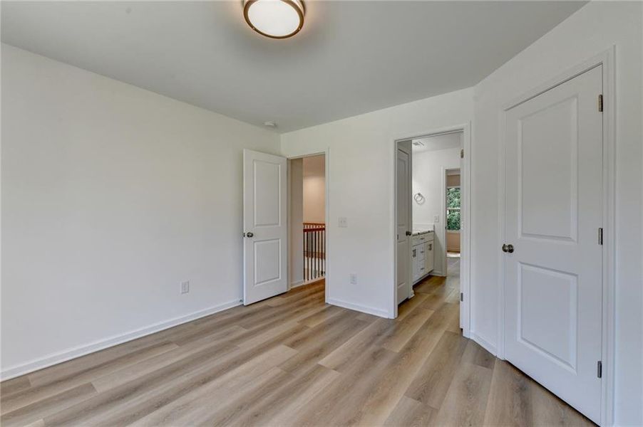 Spacious, unfurnished interior of a new home in , Gainesville (Image 20).