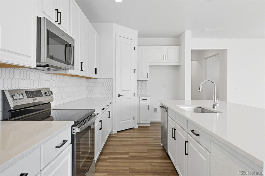 16478 W 92nd Place ~ Ready Now