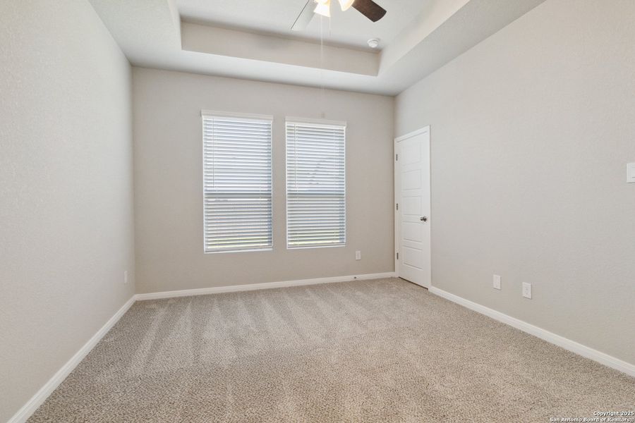 Spacious, unfurnished interior of a new home in , San Antonio (Image 28).