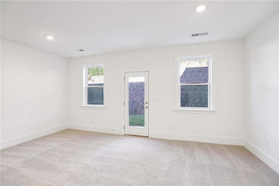 Spacious, unfurnished interior of a new home in Park Vue, Atlanta (Image 20). Spacious, unfurnished interior of a new home in Park Vue, Atlanta (Image 20).