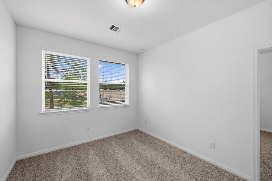 Spacious, unfurnished interior of a new home in Woodforest, Montgomery (Image 15).
