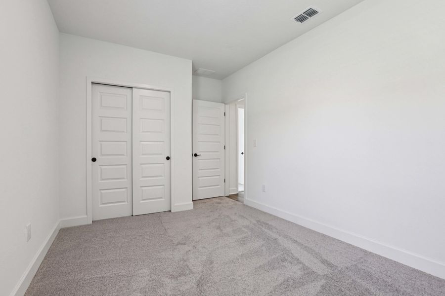 Spacious, unfurnished interior of a new home in Spring Hill, Spring Hill (Image 47).