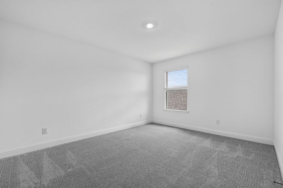 Spacious, unfurnished interior of a new home in Madero 50s, Fort Worth (Image 21).