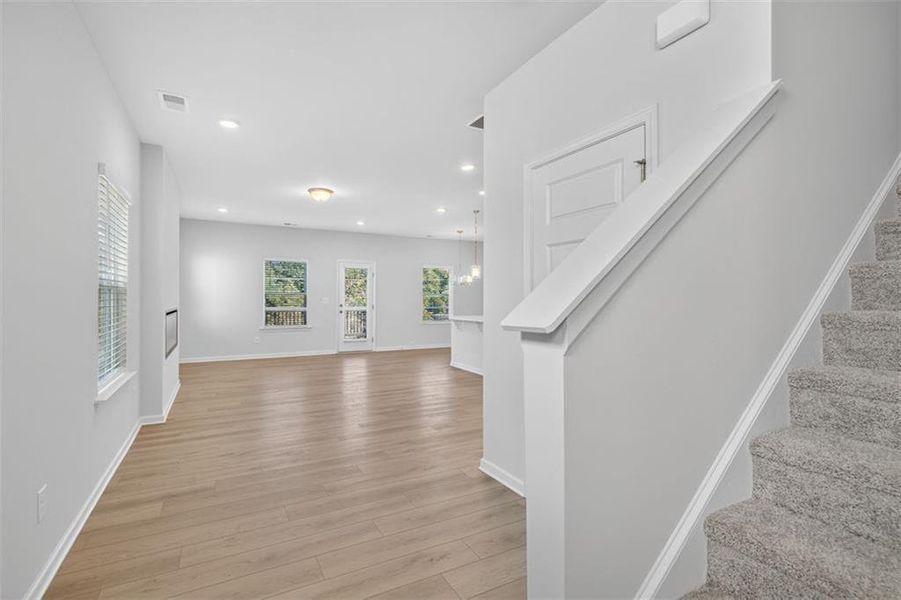 Spacious, unfurnished interior of a new home in Franklin Manor, Lawrenceville (Image 15).