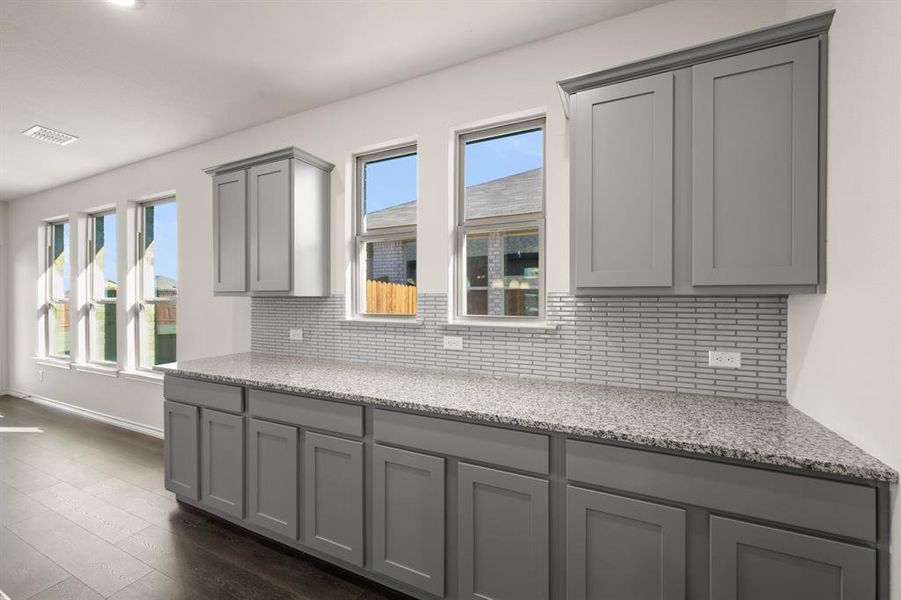 1906 Cheyenne- Kitchen-2009