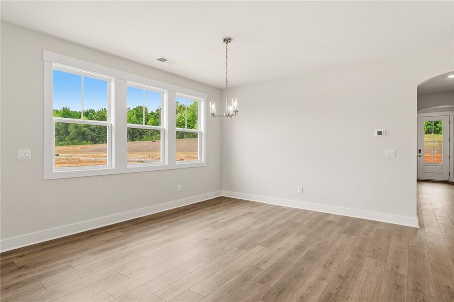 Spacious, unfurnished interior of a new home in Saratoga Oaks, Williamston (Image 20).