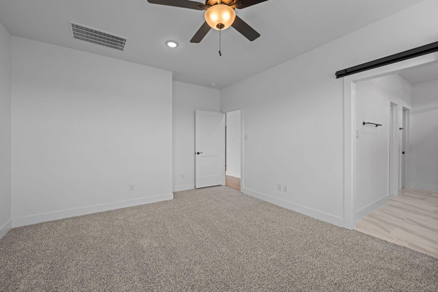 Spacious, unfurnished interior of a new home in Sienna, Missouri City (Image 13). Spacious, unfurnished interior of a new home in Sienna, Missouri City (Image 13).
