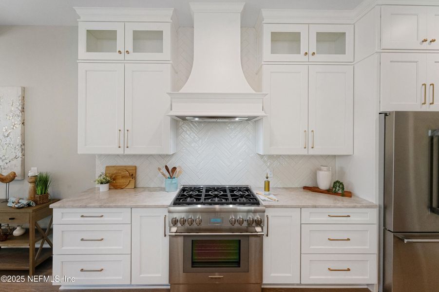 Furnished interior view inside a new home in , Ponte Vedra Beach (Image 7).