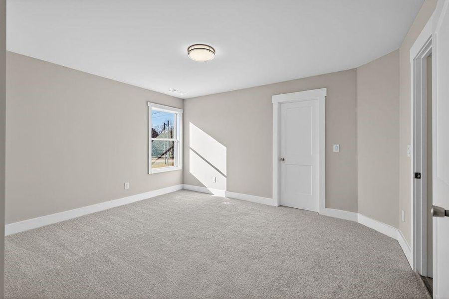 Spacious, unfurnished interior of a new home in , Flowery Branch (Image 22).