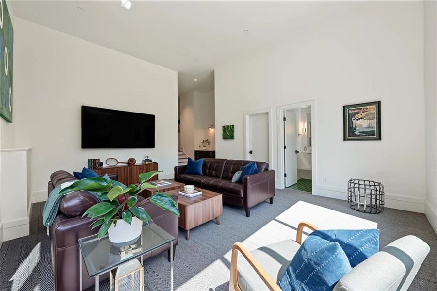 Furnished interior view inside a new home in , Atlanta (Image 85).