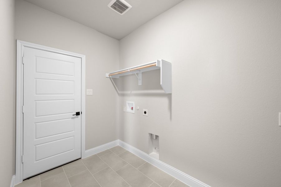 Spacious, unfurnished interior of a new home in Redden Farms, Midlothian (Image 26). Spacious, unfurnished interior of a new home in Redden Farms, Midlothian (Image 26).