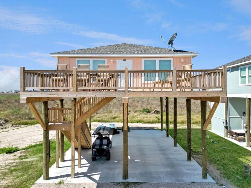 Exterior details and patio area of a home in , Bolivar (Image 13).