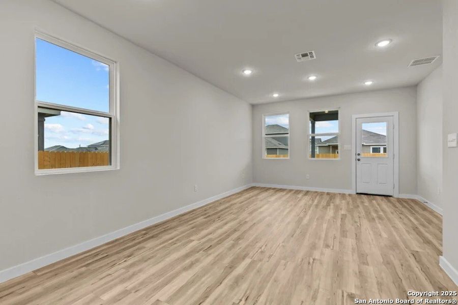 Spacious, unfurnished interior of a new home in Applewhite Meadows, San Antonio (Image 7). Spacious, unfurnished interior of a new home in Applewhite Meadows, San Antonio (Image 7).
