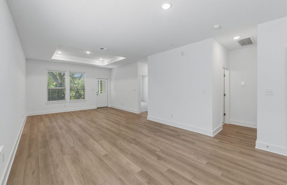 Spacious, unfurnished interior of a new home in Saddleback at Santa Rita Ranch, Liberty Hill (Image 47).