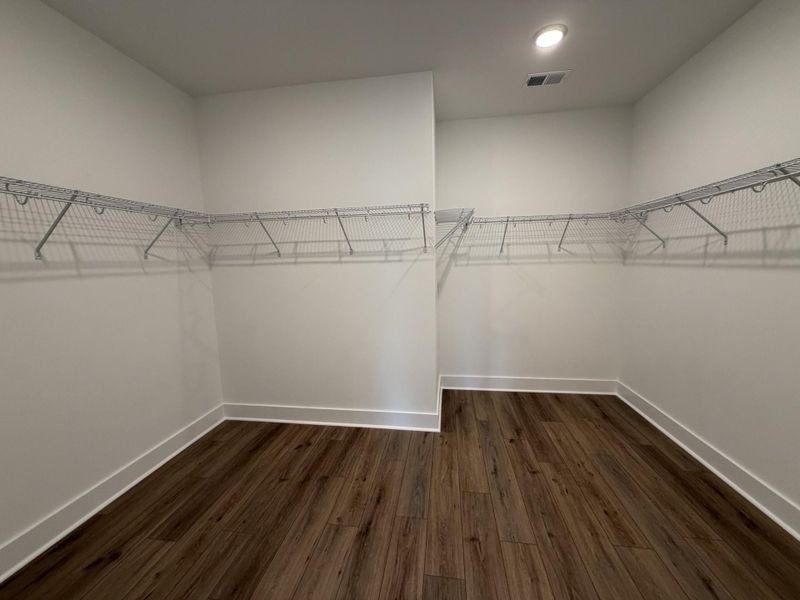 Spacious, unfurnished interior of a new home in Central Estates, Summerville (Image 17).