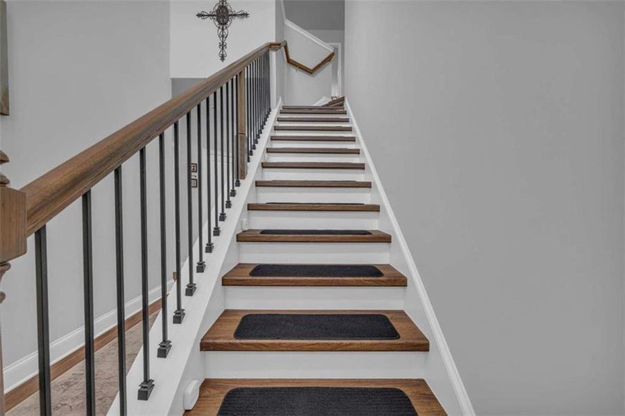 Spacious, unfurnished interior of a new home in , Homer (Image 22).