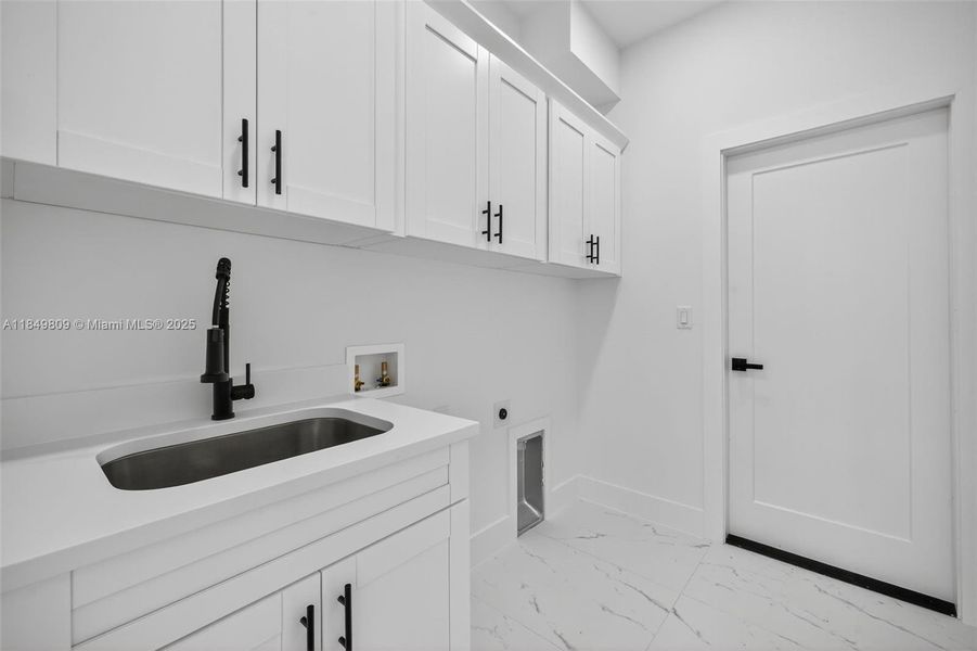 Furnished interior view inside a new home in , Lehigh Acres (Image 11).