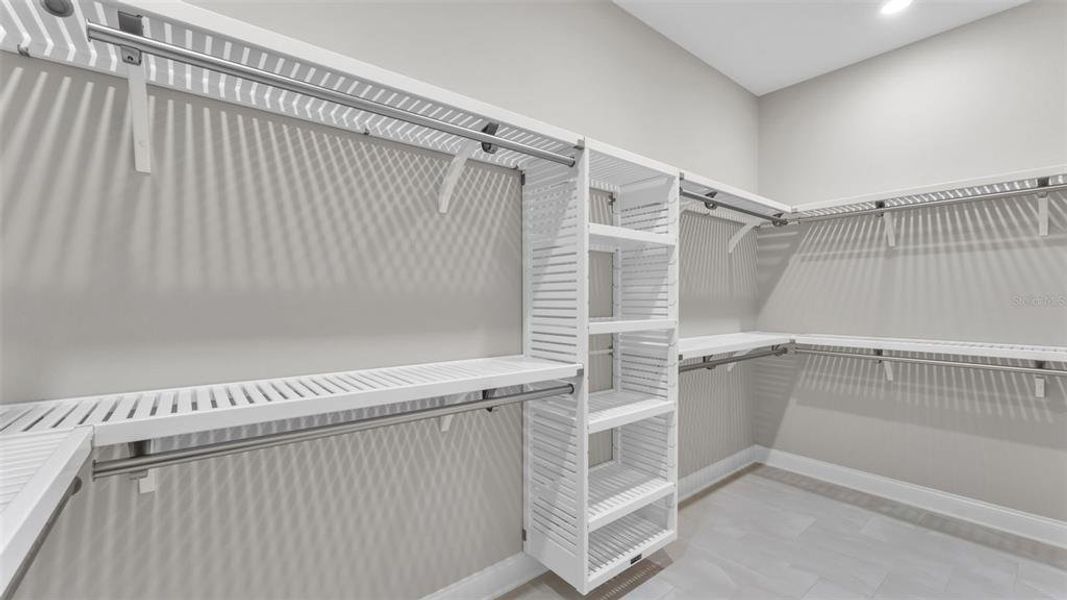 Spacious, unfurnished interior of a new home in , Lakeland (Image 26).