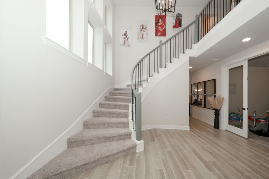 Spacious, unfurnished interior of a new home in Elyson, Katy (Image 23).