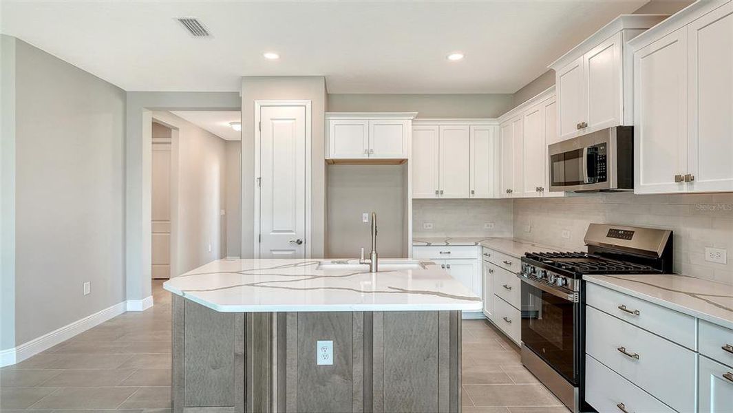 Furnished interior view inside a new home in Windward, Lakewood Ranch (Image 8).
