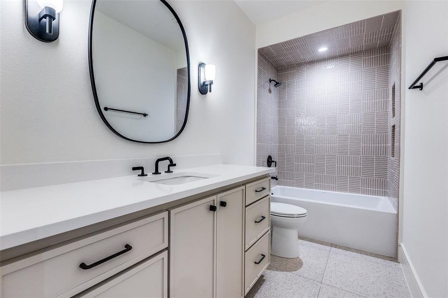 Furnished interior view inside a new home in , Dallas (Image 23). Furnished interior view inside a new home in , Dallas (Image 23).