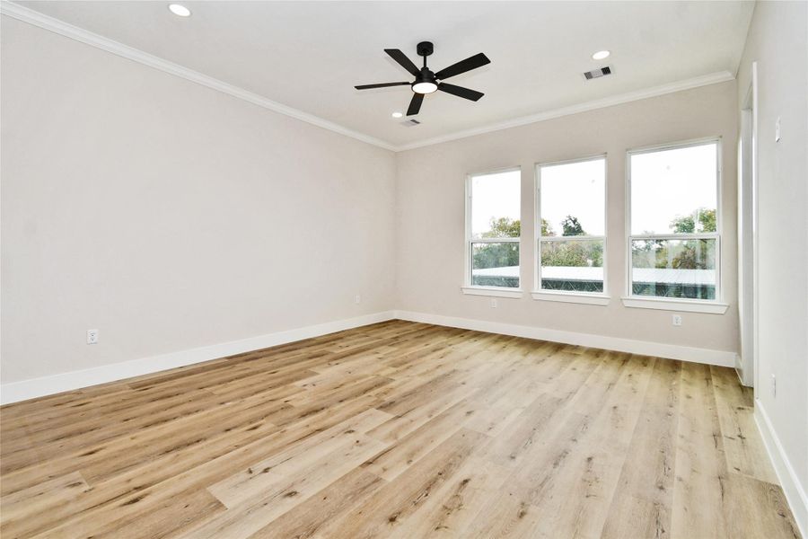 Spacious, unfurnished interior of a new home in , Houston (Image 37).
