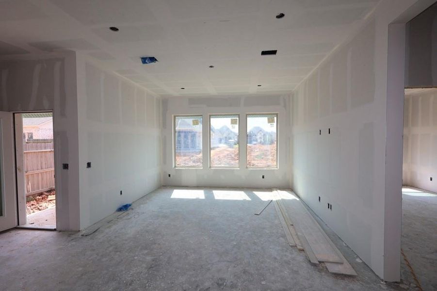 Spacious, unfurnished interior of a new home in Escondido 45’ Homesites, Magnolia (Image 8).