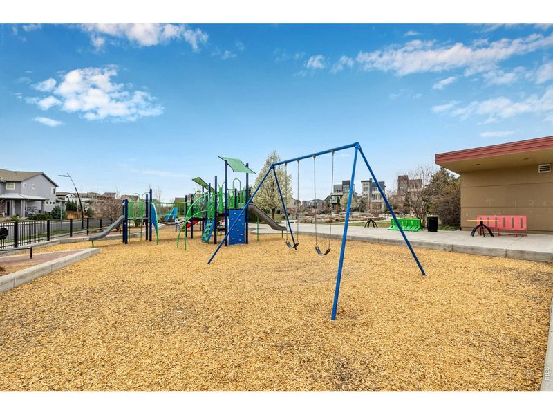 Community amenities in , Denver (Image 29).
