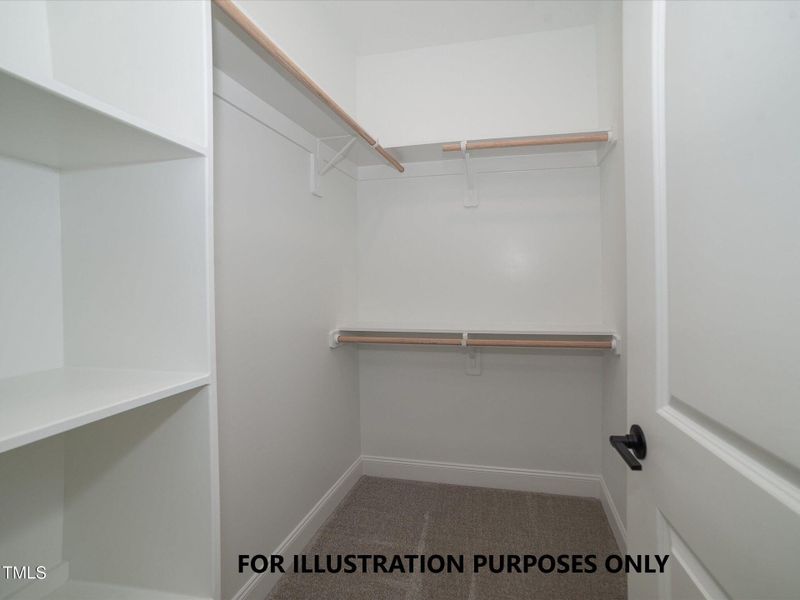 33-Walk-in Closet