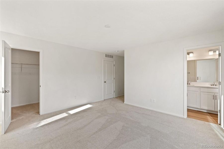 Spacious, unfurnished interior of a new home in Sky Ranch Villas, Watkins (Image 26).